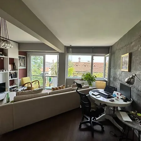 Apartment Modern And Retreat Flat By Summitvista *